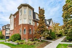 700 Neighbourhood Circle 3, Mississauga, ON L5B 0A6