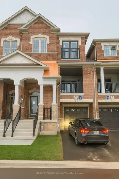 Att/Row/Townhouse in Brampton