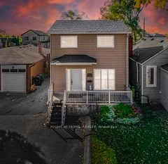 1076 Eastmount Avenue, Mississauga, ON L5E 1Z3