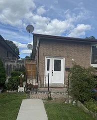 3690 Ellengale Drive, Mississauga, ON L5C 1Z7