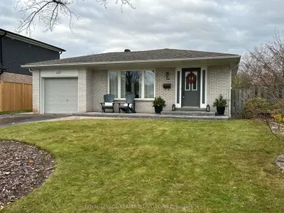 Detached in Oakville