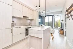 1990 Bloor Street W 605, Toronto W02, ON M6P 0B6