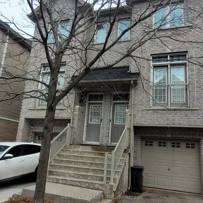 Att/Row/Townhouse in Toronto