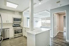 50 Kingsbridge Garden Circle 1512, Mississauga, On L5r 1y2