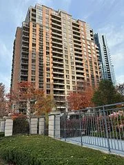 5229 Dundas Street West Street W 1210, Toronto W08, ON M9B 6L9