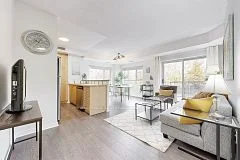 2495 Dundas Street W 206, Toronto W02, ON M6P 1X4
