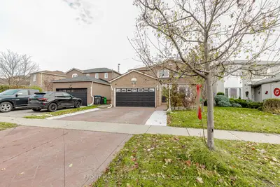 Detached in Brampton