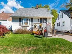 13 Avon Park Drive, Toronto W07, ON M8Z 3X3