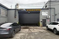15 Milford Avenue 3, Toronto W04, ON M6M 2W1