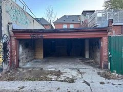 2257 Dundas Street W, Toronto W01, ON M6R 1X6