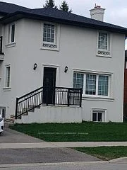 1236 Ogden Avenue, Mississauga, ON L5E 2H4