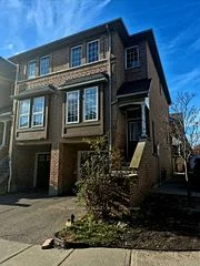 50 Strathaven Drive 15, Mississauga, ON L5R 4E7