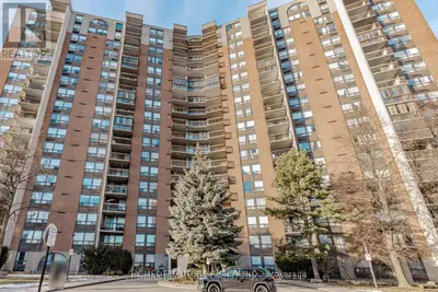 20 Mississauga Valley Boulevard 310, Mississauga, ON L5A 3S1