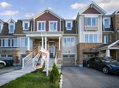 Att/Row/Townhouse in Brampton
