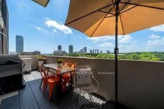 35 Ormskirk Avenue 501, Toronto W01, ON M6S 1A8