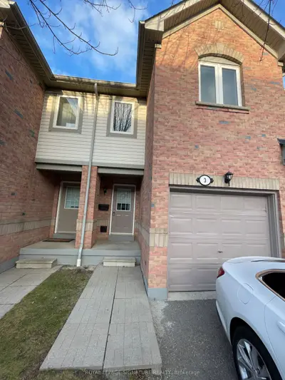Condo Townhouse in Mississauga