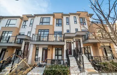 Condo Townhouse in Toronto