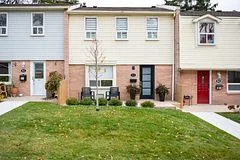1055 Shawnmarr Road 83, Mississauga, ON L5H 3V2