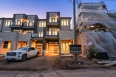 Att/Row/Townhouse in Oakville