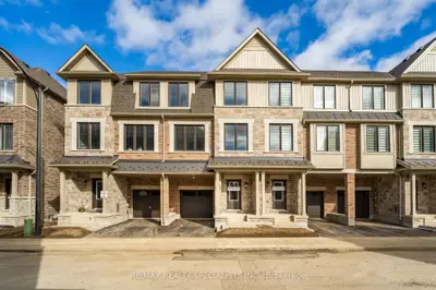 Att/Row/Townhouse in Brampton