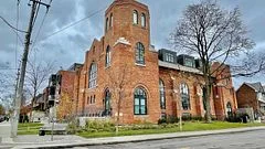 243 Perth Avenue 210, Toronto W02, ON M6P 3X9
