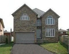 1379 Norenko Court, Mississauga, ON L5V 2M8