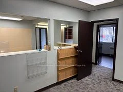 2453 01 Bloor Street W, Toronto W01, On M6s 1p7
