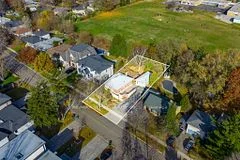 1361 Kenmuir Avenue, Mississauga, ON L5G 4B3