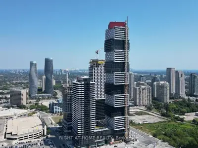 Condo Apartment in Mississauga