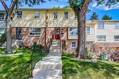 1055 Shawnmarr Road 29, Mississauga, On L5h 3v2