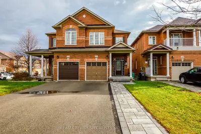 Semi-Detached in Mississauga