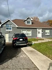 585 Byngmount Avenue Upper, Mississauga, ON L5G 1R2