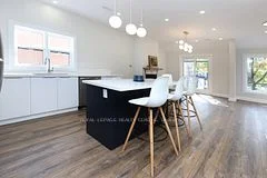 201 Medland Street B, Toronto W02, ON M6P 2N6
