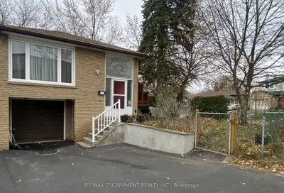2012 Bonnymede Drive, Mississauga, ON L5J 1E3