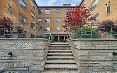 2000 Bloor Street W 315, Toronto W02, ON M6P 3L2