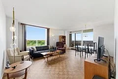 1535 Lakeshore Road E 2006, Mississauga, ON L5E 3E2