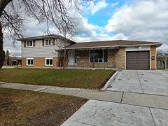 3447 Monica Drive, Mississauga, ON L4T 3E6