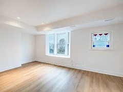 66 Melville Avenue, Toronto W02, On M6g 1y2