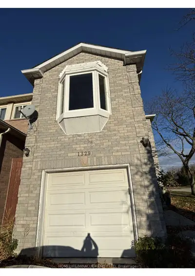 1329 Hazel Mccleary Drive, Oakville, On L6j 7a9