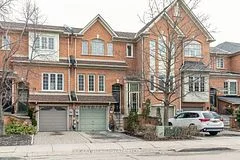 Att/Row/Townhouse in Toronto