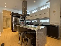 150 Fifth Street, Toronto W06, ON M8V 2Z7