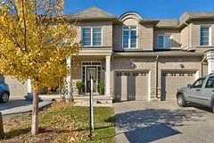 Att/Row/Townhouse in Oakville