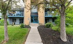 95 Trailwood Drive 613, Mississauga, On L4z 3l2