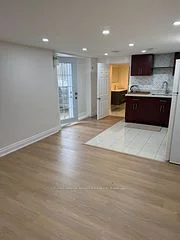 25 Joseph Street Lower, Mississauga, ON L5M 1N8