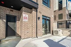 Condo Townhouse in Milton