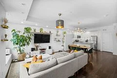 120 Long Branch Avenue TH4, Toronto W06, ON M8W 0B1
