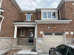 Att/Row/Townhouse in Milton