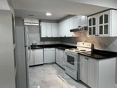 411 Bristol Road W, Mississauga, ON L5R 3R7