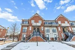 4620 Guildwood Way 33, Mississauga, ON L5R 4H5