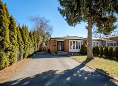 897 Consort Crescent Main, Mississauga, ON L5C 1J8